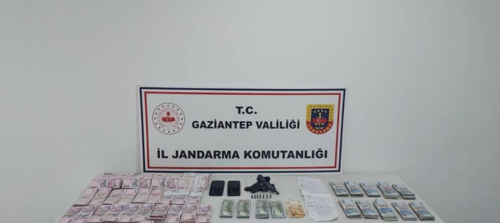 Gaziantep'te 1,6 milyon TL değerinde 34 bin litre kaçak akaryakıt ele geçirildi