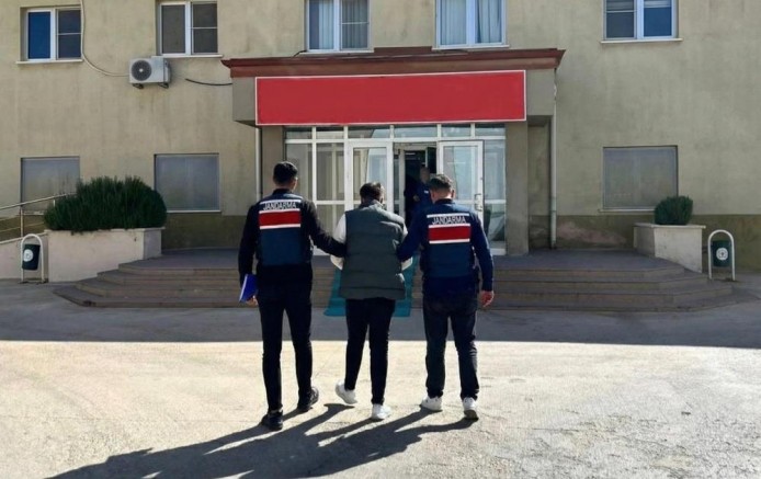 Gaziantep'te 11'er yıl hapis cezasıyla aranan 3 şahsı jandarma yakaladı