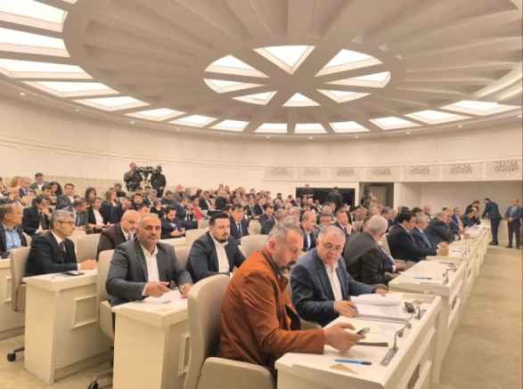 “Gaziantep’te Fahri Hemşehrilik Tartışması Alevlendi”