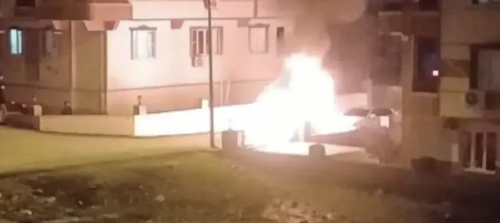 Gaziantep'te lüks araç alev alev yandı!