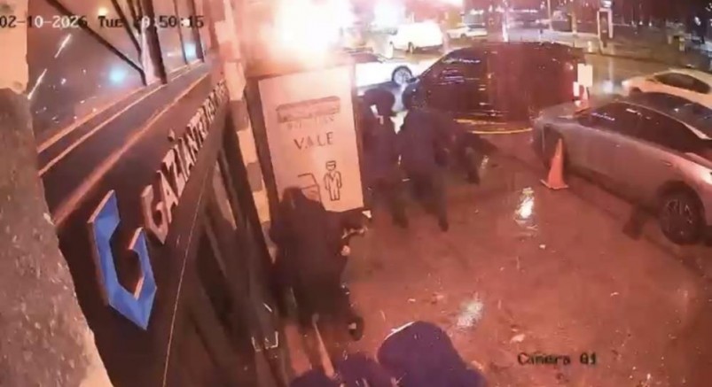 Gaziantep'te lüks restorana saldırı anı kameraya yansıdı