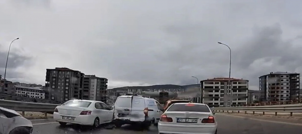 Beykent Kavşağı’nda zincirleme kaza