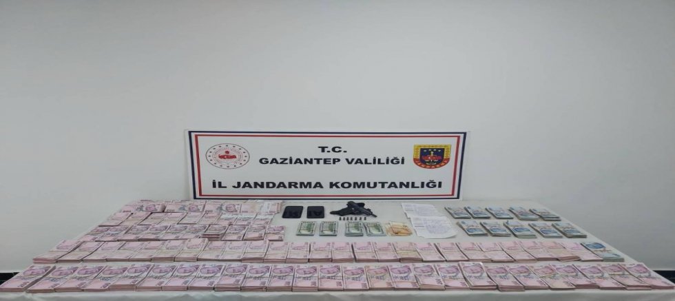 Gaziantep'te 1,6 milyon TL değerinde 34 bin litre kaçak akaryakıt ele geçirildi