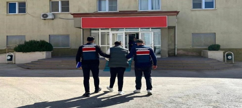 Gaziantep'te 11'er yıl hapis cezasıyla aranan 3 şahsı jandarma yakaladı