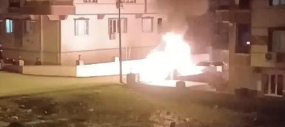 Gaziantep'te lüks araç alev alev yandı!