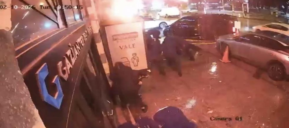 Gaziantep'te lüks restorana saldırı anı kameraya yansıdı