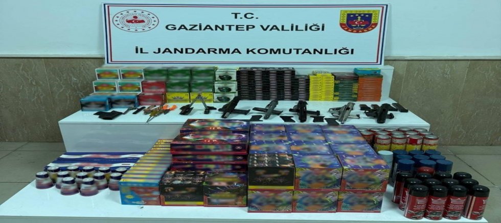 Jandarmanın uyuşturucu ve kaçakçılık operasyonlarında 10 şahıs tutuklandı