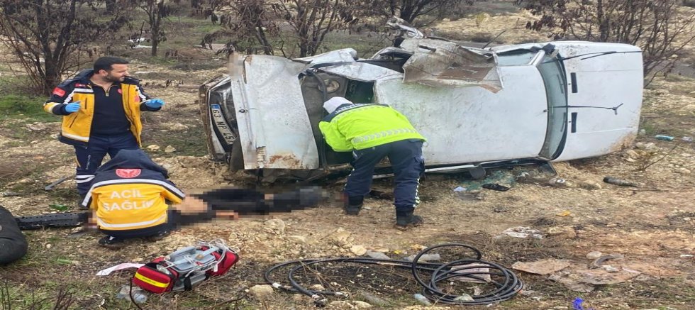 Kontrolden çıkarak şarampole uçan otomobildeki yolcu hayatını kaybetti
