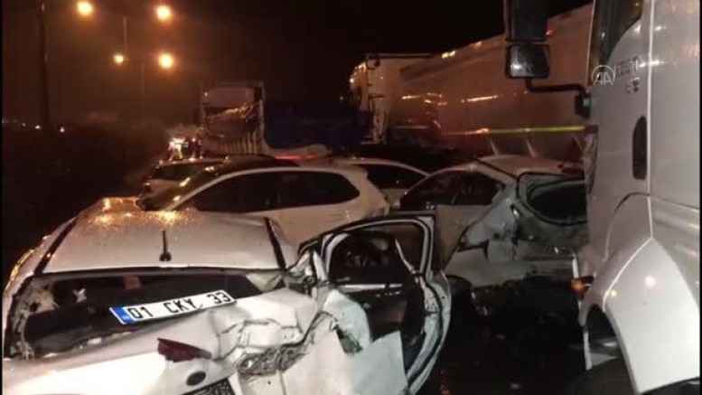 Nurdağı'nda Zincirleme Trafik Kazasında 8 Kişi Yaralandı