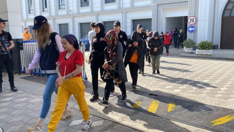 Sahte araç kiralama sitesiyle 122 kişiyi dolandırmışlar