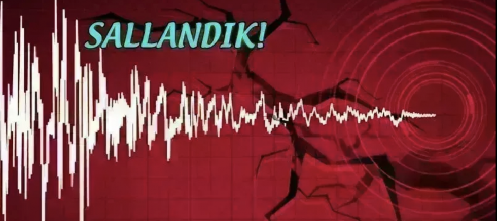 Sahur Vakti Büyük Deprem: Vatandaşlar Sokağa Koştu