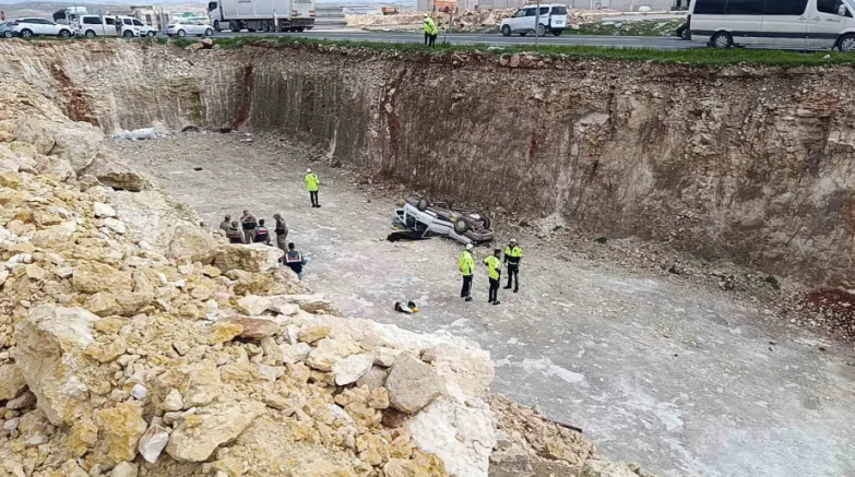 Şanlıurfa - Gaziantep yolunda ölüm çukuru: 1 ölü 1 yaralı