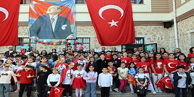 Abdulkadir Konukoğlu mezun olduğu ilkokulda Anılarını tazeledi