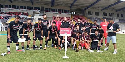 ADİL SANİ KONUKOĞLU SPOR LİSESİ KADIN VE ERKEK FUTBOL TAKIMLARINDAN TÜRKİYE DERECESİ