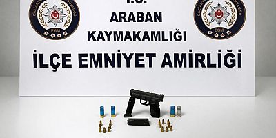 Araban'da şüpheli araçta ruhsatsız silah ele geçirildi: 1 gözaltı
