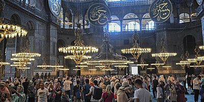 Ayasofya 3 yılda yaklaşık 21 milyon ziyaretçiyi ağırladı