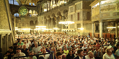 Ayasofya’nın ibadete açılışının 5. yılında sabah namazında dualar Gazze ve tüm mazlumlar için yükseldi