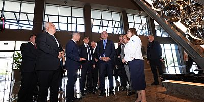 BAKAN ERSOY, D.T. ŞEHİTKAMİL SAHNESİ’Nİ İNCELEDİ