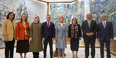 Bakan Göktaş, Gaziantep Valisi Kemal Çeber ile bir araya geldi