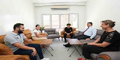 BAŞKAN FADILOĞLU, GENÇ ÖĞRENCİLERİN MUTLULUĞU PAYLAŞTI