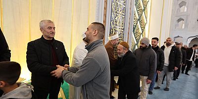 BAŞKAN TAHMAZOĞLU VATANDAŞLARLA BAYRAMLAŞTI