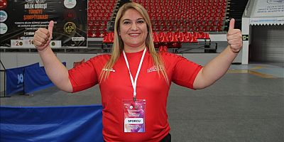 Bilek güreşinde 16 Türkiye birinciliği olan Aynur Bozdemir, uluslararası şampiyonluklar peşinde