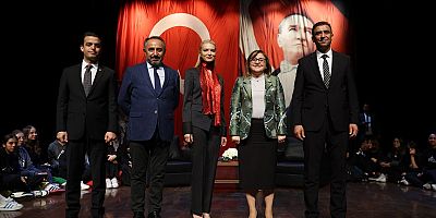 -BÜYÜKŞEHİR’DEN “CUMHURİYET’E GİDEN YOL” SÖYLEŞİSİ