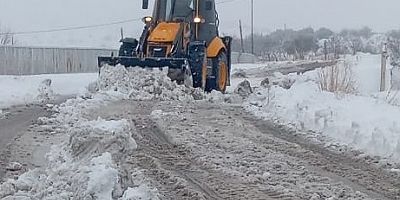 BÜYÜKŞEHİR,  EŞ ZAMANLI TÜM İLÇELERDE KARLA MÜCADELEDE SAHADA