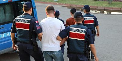 Çeşitli suçlardan aranan 3 şahsı jandarma yakaladı