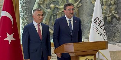 Cumhurbaşkanı Yardımcısı Cevdet Yılmaz Gaziantep Valiliği’ni ziyaret etti