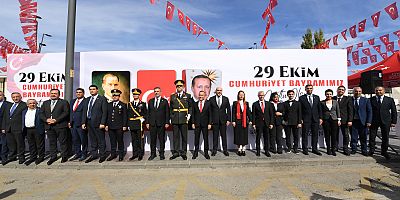 Cumhuriyetin 101. Yılı Gaziantep'te Coşkuyla Kutlandı