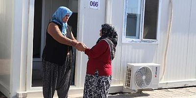 Depremin vurduğu Nurdağı'nda buruk bayram