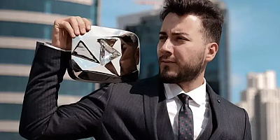 Enes Batur gözaltına alındı