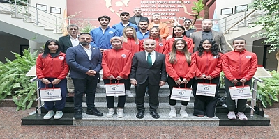 GAÜN’LÜ DERECEYE GİREN SPORCULAR REKTÖR PROF. DR. DOĞAN’I ZİYARET ETTİ