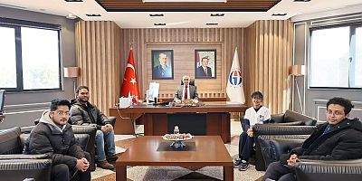 GAÜN REKTÖRÜ PROF.DR. DOĞAN MYANMARLI ÖĞRENCİLERLE BİR ARAYA GELDİ