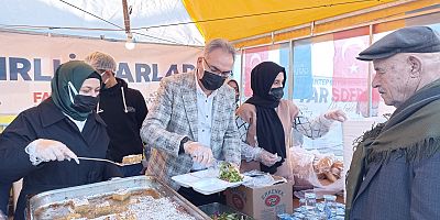 Gaziantep Büyükşehir’in geleneksel iftar çadırları ilk gün yoğun ilgi gördü