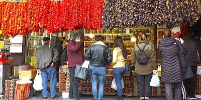 Gaziantep'in tarihi çarşılarında bayram hareketliliği başladı