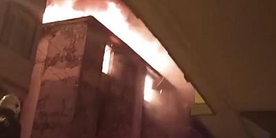 Gaziantep'te 4 katlı bina alevlere teslim oldu