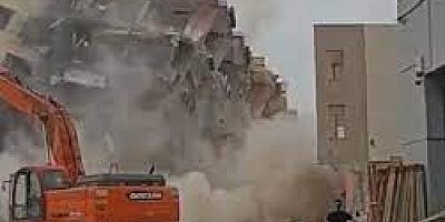 Gaziantep’te ağır hasarlı 7 katlı bina, yıkım sırasında çöktü