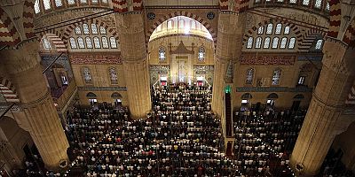 Gaziantep'te Bayram Namazı Saat Kaçta Kılınacak ;