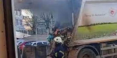 Gaziantep’te çöp kamyonunda çıkan yangını itfaiye söndürdü