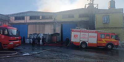 Gaziantep’te geri dönüşüm fabrikasında yangın