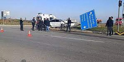 Gaziantep'te iki otomobil çarpıştı: 4 yaralı