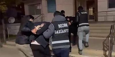 Gaziantep'te kaçak silahları toprağa gömen 2 şüpheli tutuklandı