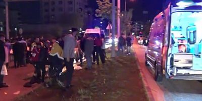 Gaziantep'te karşıya geçmeye çalışan 2 kişiye otomobil çarptı