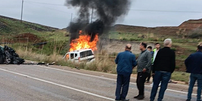 Gaziantep'te Kazaya Karışan Araç Alev Topuna Döndü