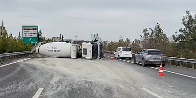 Gaziantep'te kontrolden çıkan beton mikseri devrildi: 1 yaralı