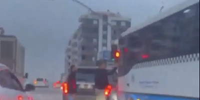 Gaziantep'te korku dolu anlar! Otobüsün önünü kestiler!