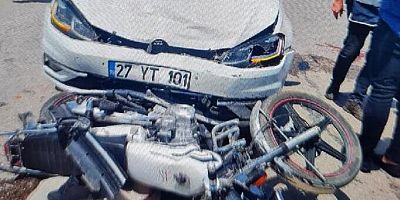 Gaziantep’te, otomobilin çarptığı motosikletteki çift yaralandı