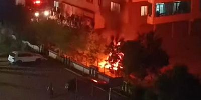 Gaziantep'te park halindeki otomobil alev topuna döndü